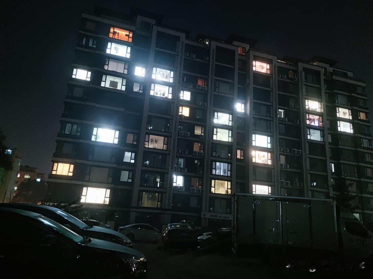 没经济能力千万别结婚，所有美好的生活都是建立在经济基础上的，我们村里一个孩子就是