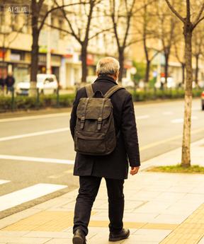 经济学家说：“如果房价跌到3000元一平方，人人买的起房，户户忙着装修，带动建材