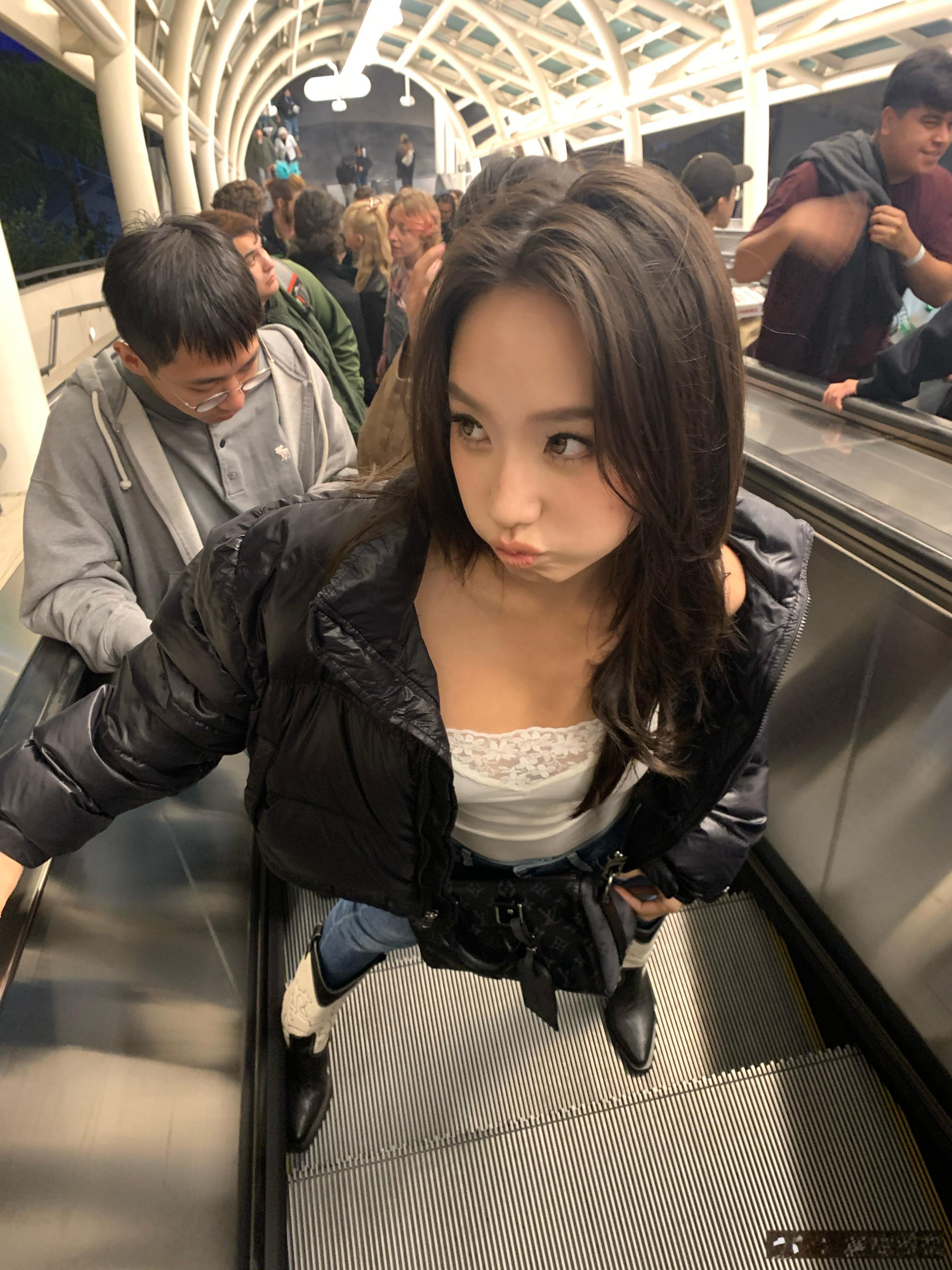 坐电梯喜提蚊子视角 ​​​