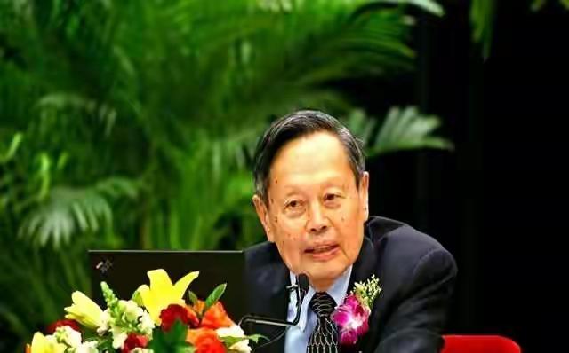 
翁帆远离清华园，杨振宁大儿子终于说出内幕，她究竟图啥？

翁帆为了照顾杨振宁