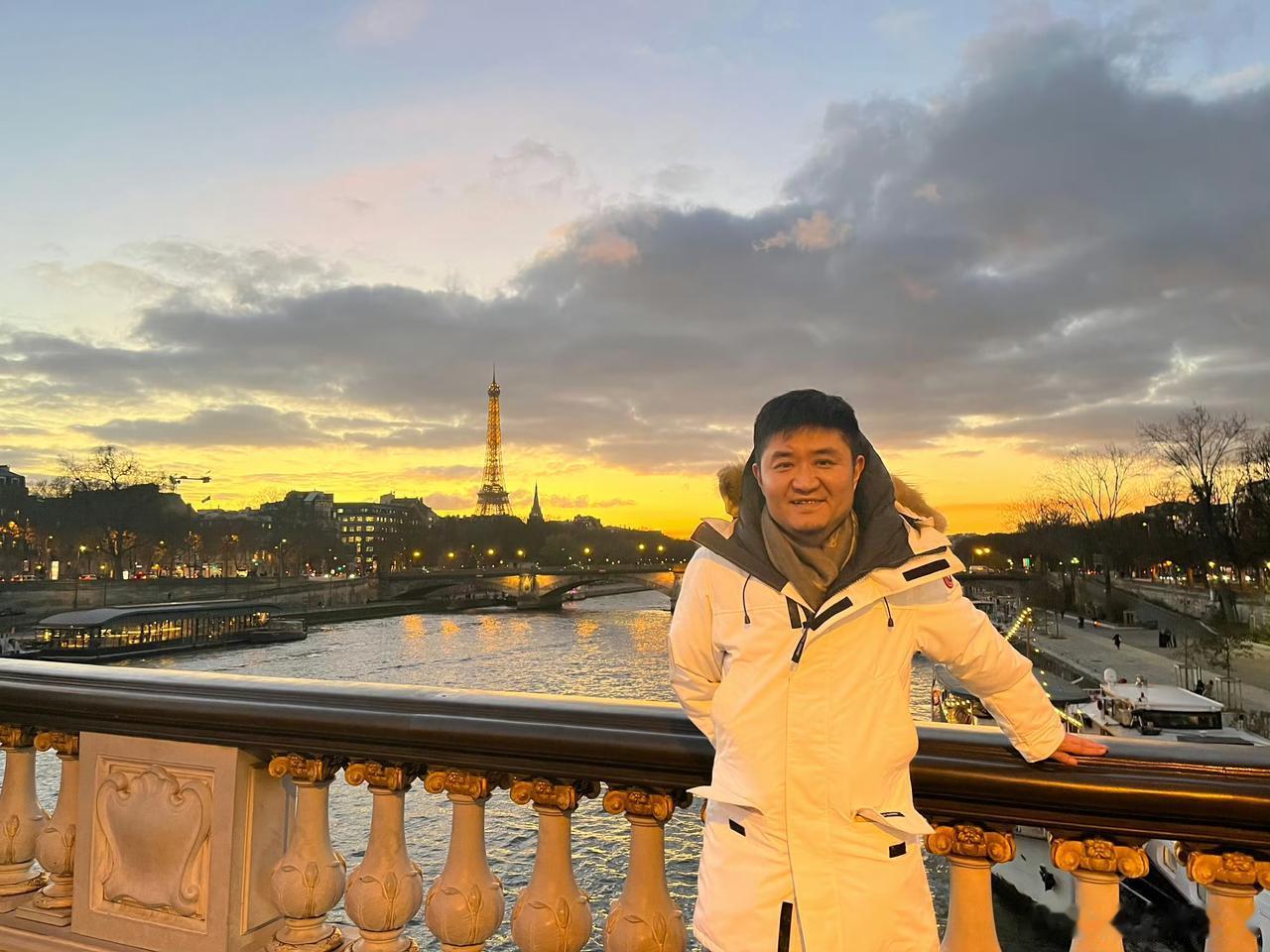 【著名相声演员苗阜现身国外曲艺节，已然赶超郭德纲成为唯一，对此你怎么看？】
近日