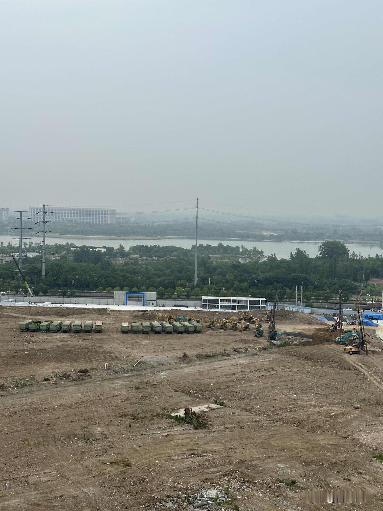 磨店龙湖天街
十点左右将举行开工仪式
家门口的大商业，真的要来了～