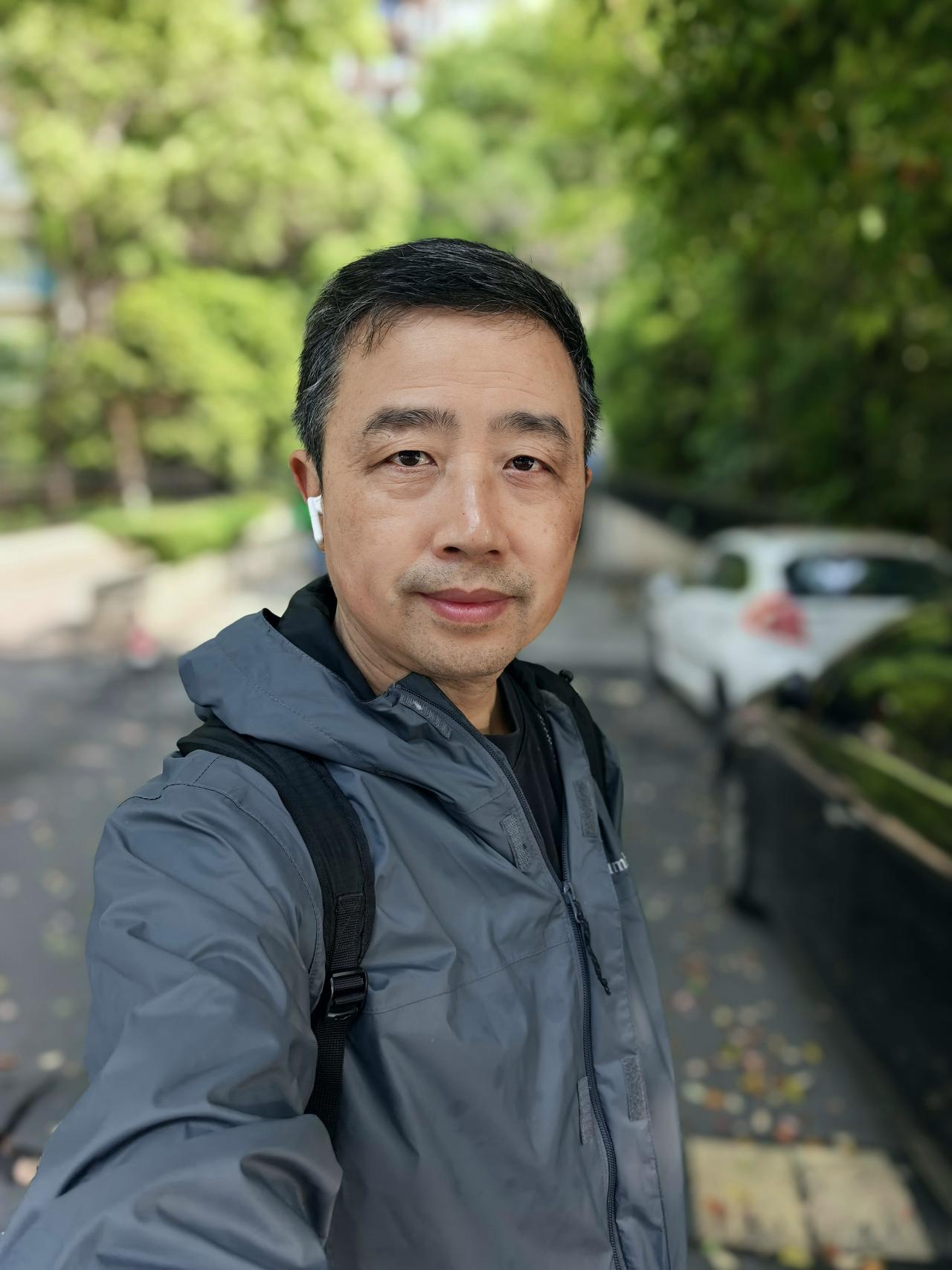 酒龄四十年，今天是我戒酒的第277天，全程滴酒未沾。
 
昨晚逛盒马鲜生，八点半