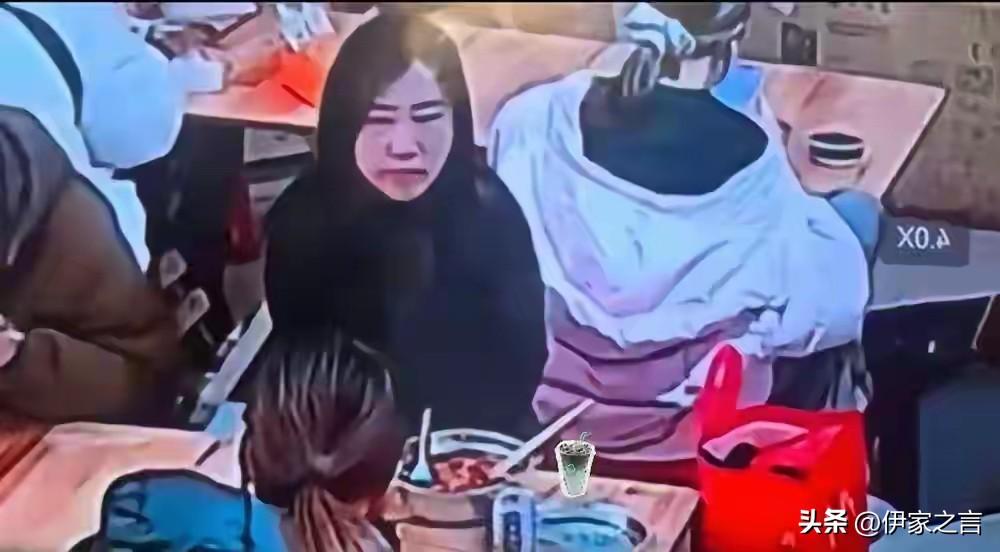 出来道个歉，大家饶过她吧！
相信这个女士为当初的愚蠢举动后悔了，不过网友们并没有