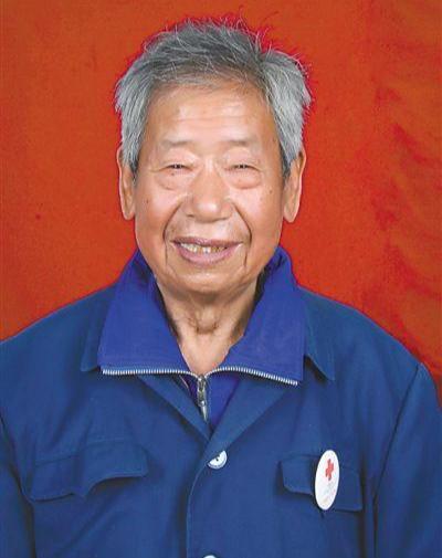 吴锦泉，男，汉族，1929年12月生，中共党员，江苏省南通市港闸区天生港镇街道五