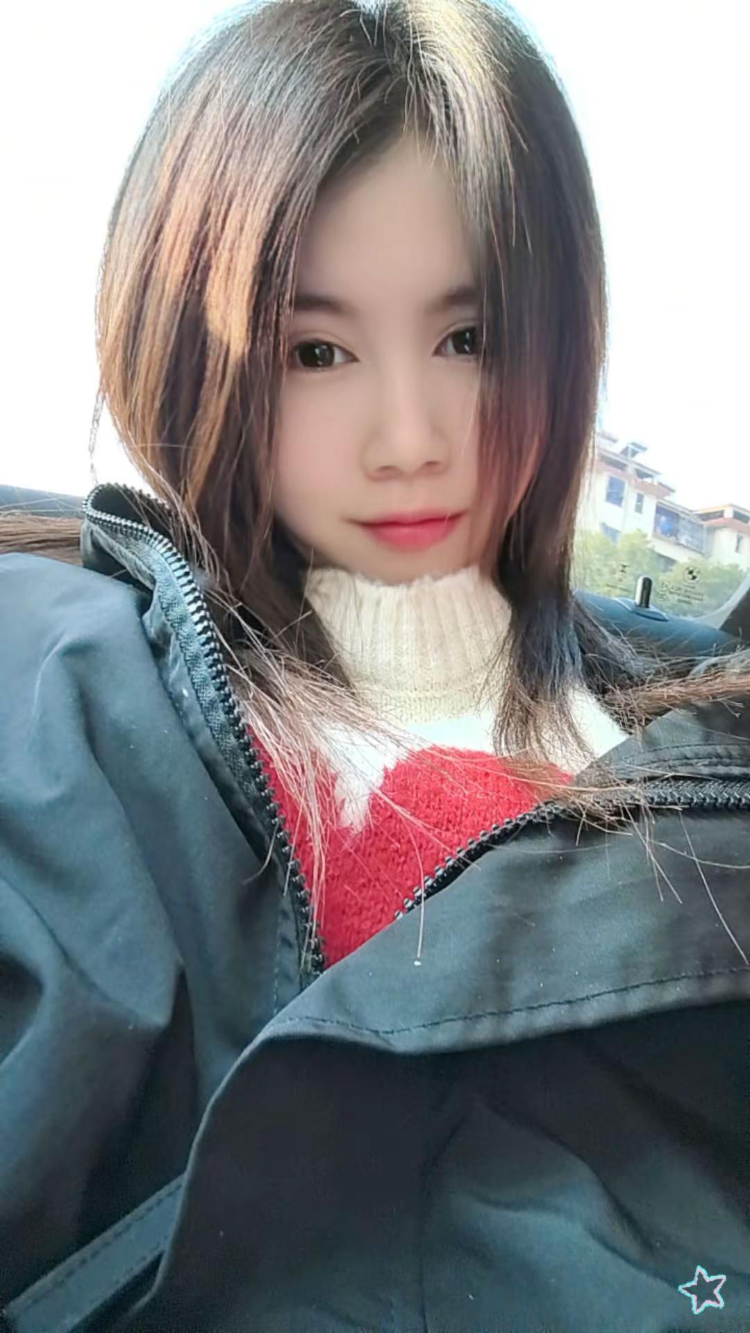 手脚冰凉的日子又开始了，接下来的日子，记得添衣，好好照顾自己，等落叶，等寒风，等