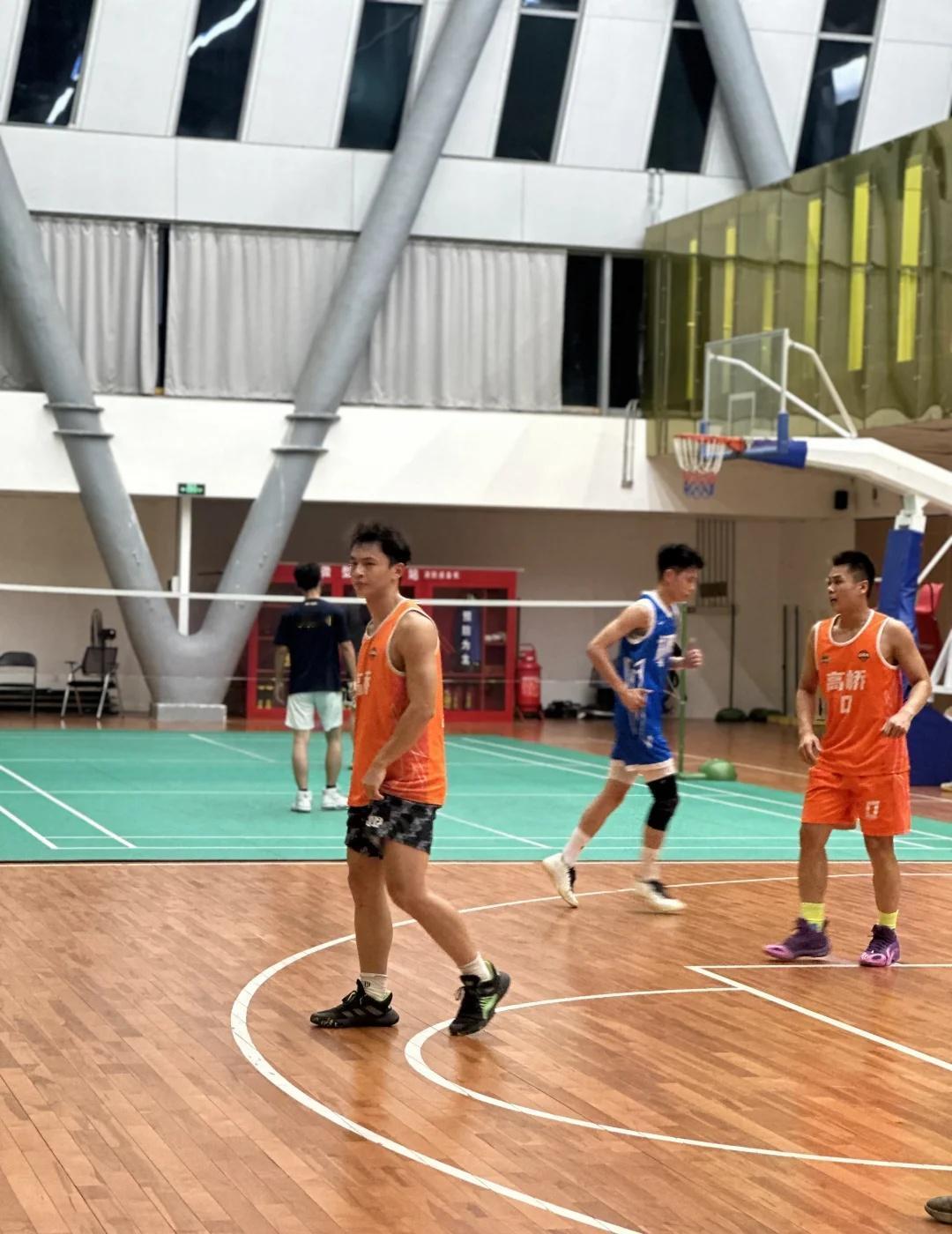我也加入有球就go 系列
篮球需要沉淀 正午聊球局 终于到我上场 约球 一起来打
