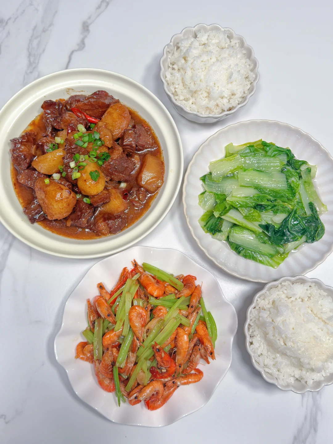 ✅晚餐分享｜土豆炖牛腩➕芹菜河虾➕清炒杭白菜