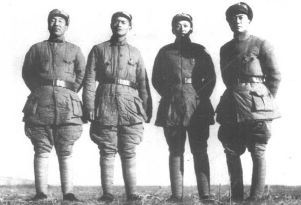 1949年，陈伯钧对詹才芳没晋升深感纳闷，俩人原来搭档过被拆开

1949年4月