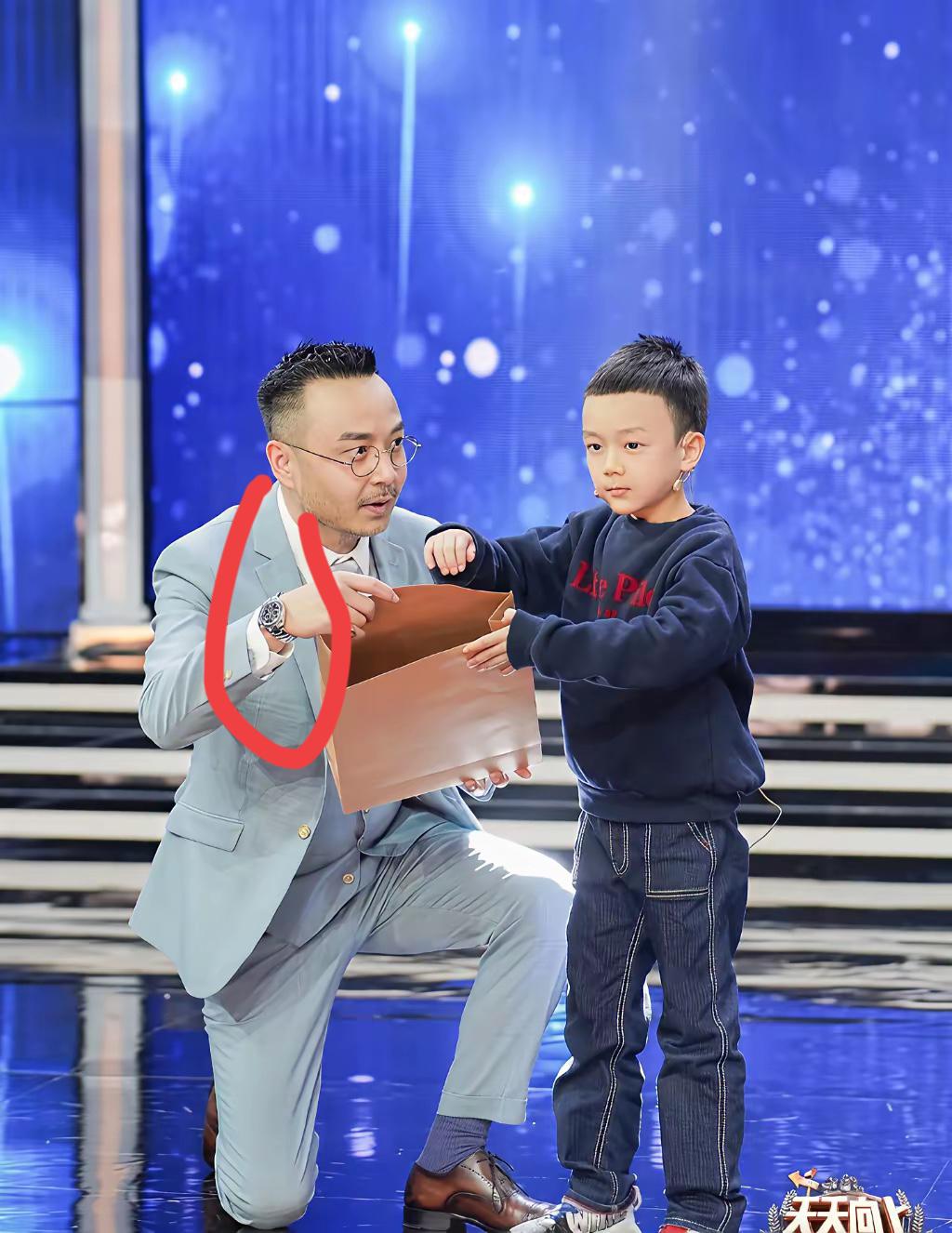 汪涵上节目，戴的手表是什么牌子的，看上去非常高档