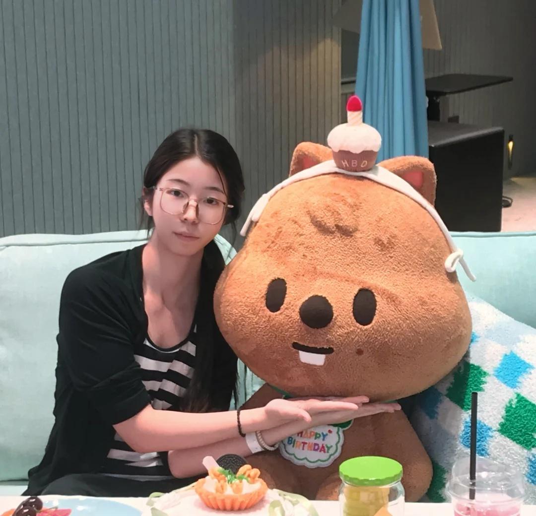 谢谢笑眯眯为我造梦…
我爱你们呀
照片其实是倒序hhh