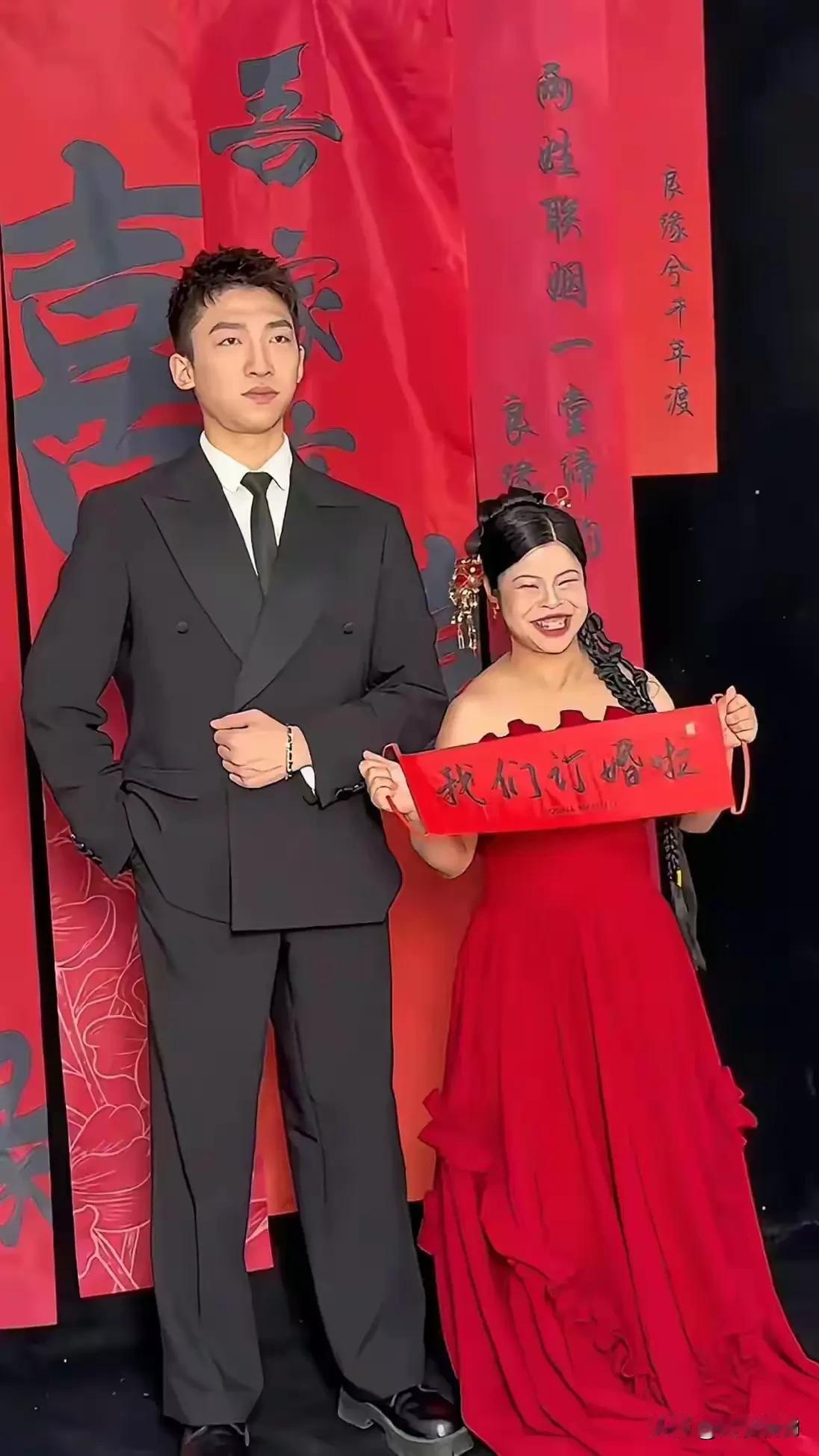  不是惊鸿一瞥，是满心笃定。以爱之名，订下余生，往后万事皆可期💑