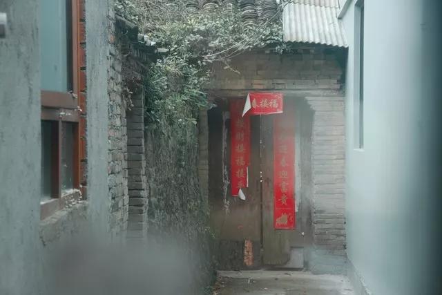 |上联:富在深山有远亲，下联:寒于旧巷无知已。