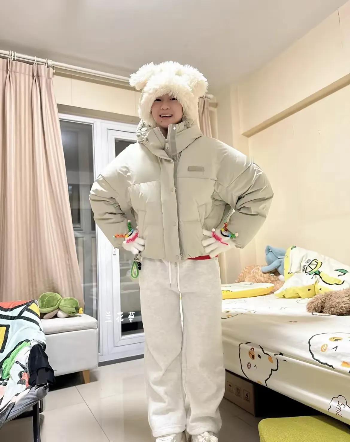婵宝最近照片，冬天冬衣，浅色系列，萌萌哒。