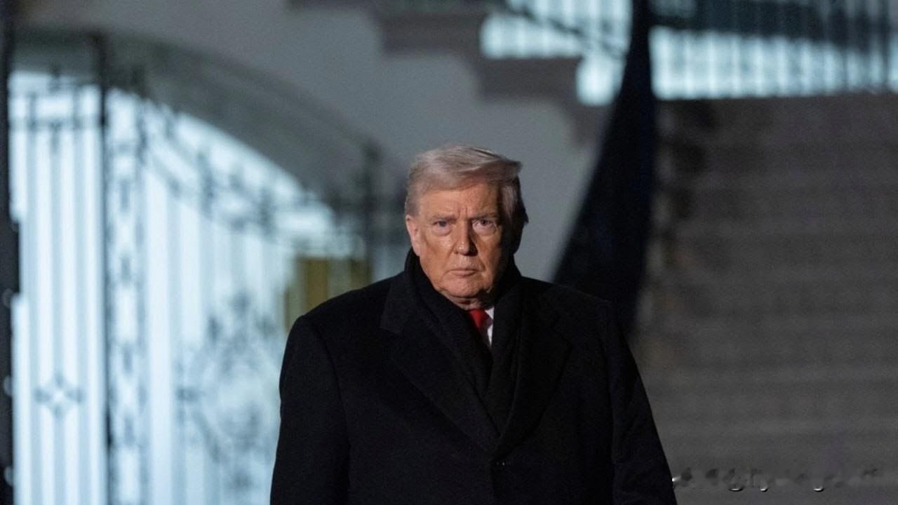 🤥💵🇺🇸特朗普将270亿美元政府资金悄悄转移至账外企业股权中

据《财富