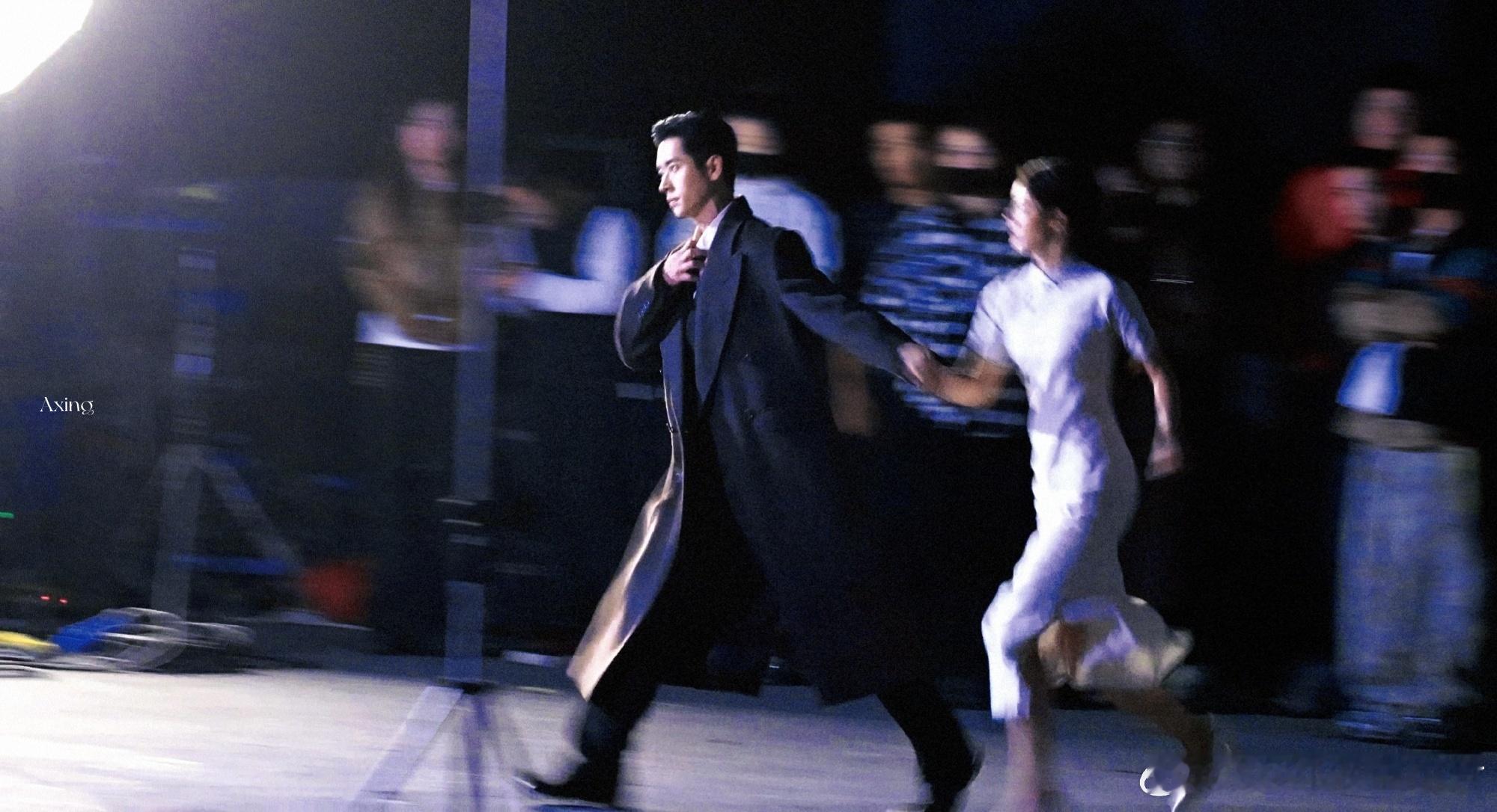 丞磊郭宇欣扇巴掌路透 雌竞雄竞齐上线，四角关系混乱又刺激，郭宇欣扇丞磊这幕，直接