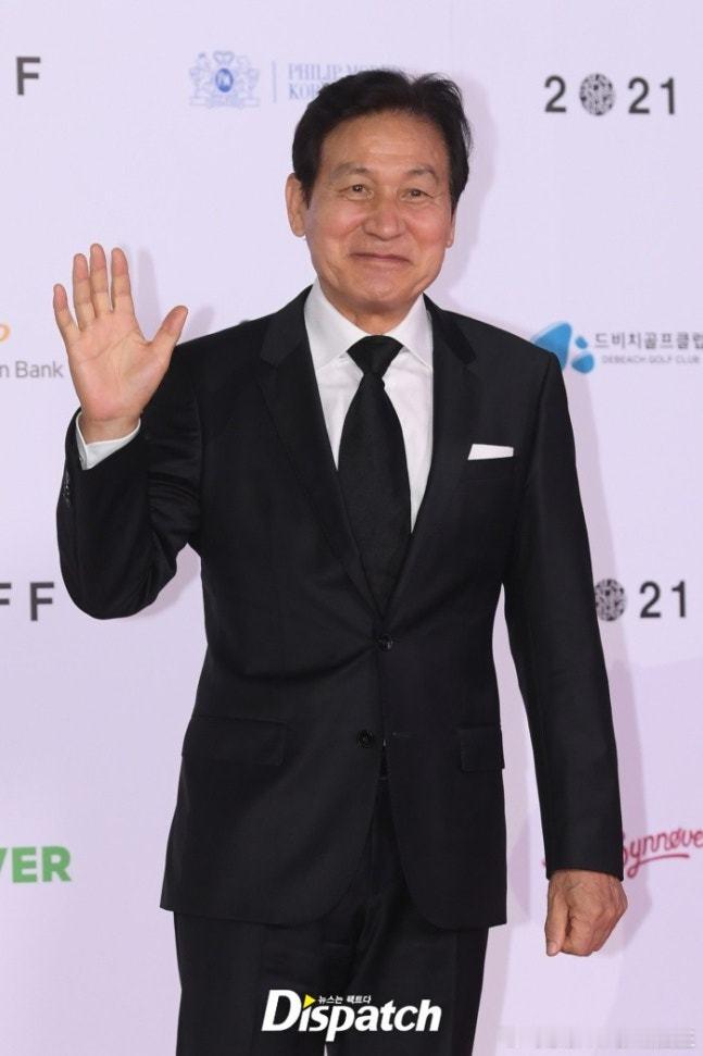 演员安圣基去世 韩国著名演员安圣基去世，享年74岁。他2019年曾罹患白血病，上