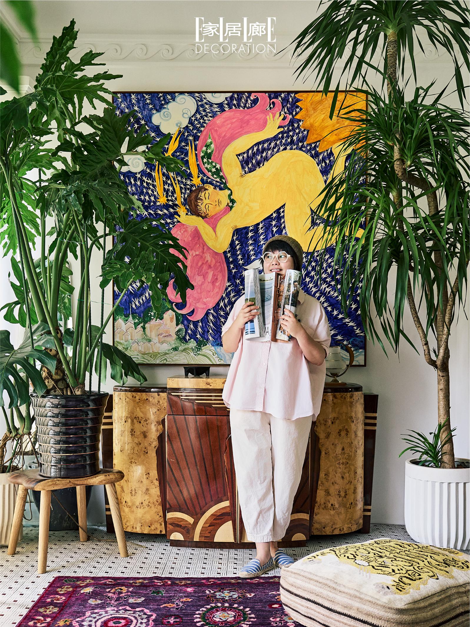 将艺术品请进生活：设计师的“收藏清单”。李蔓的家在上海一栋历史公寓里...