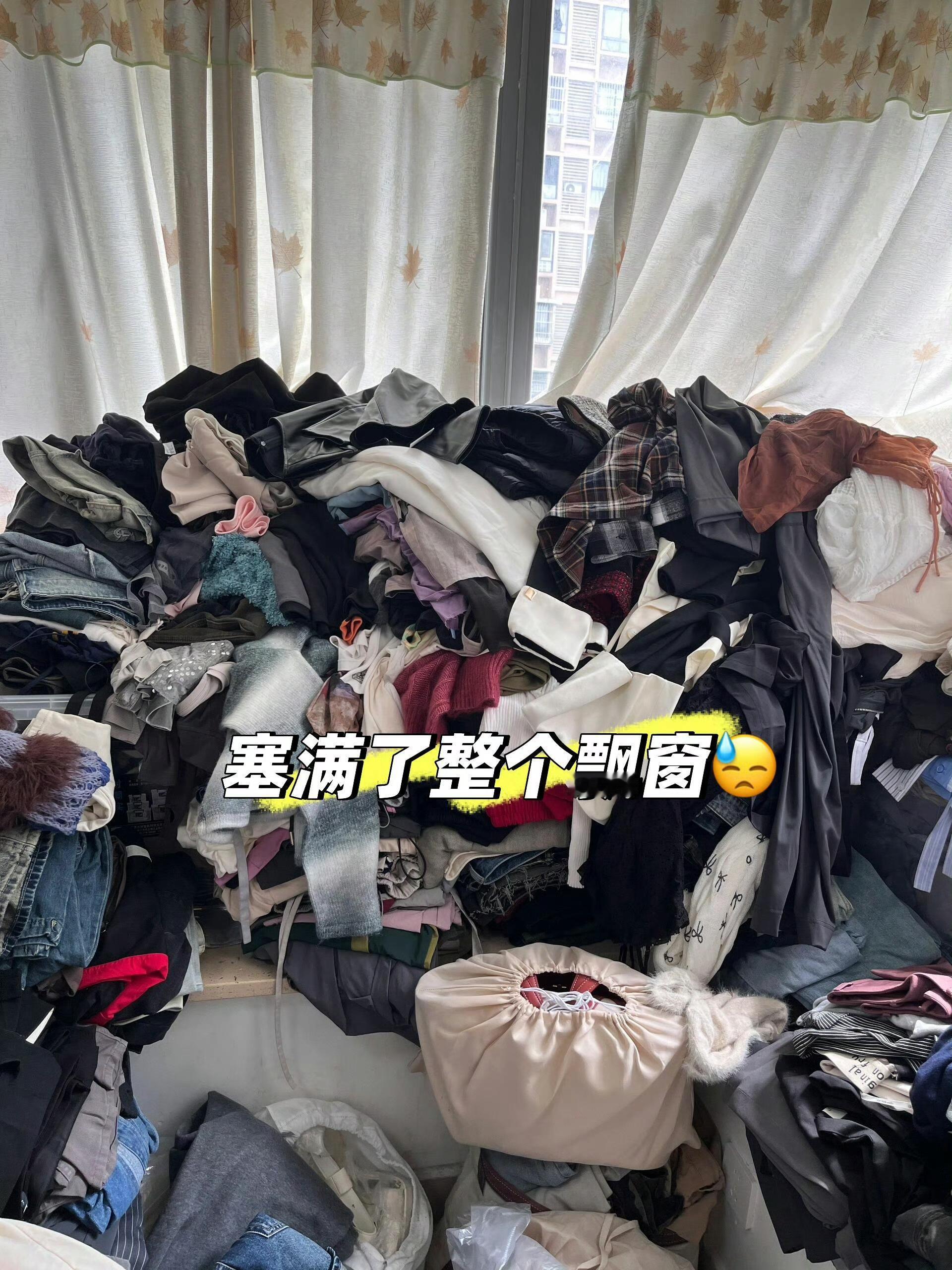 当代年轻人主打一个一年四季每天都有新衣服穿年轻人把钱都穿在身上了爆笑段子研究所