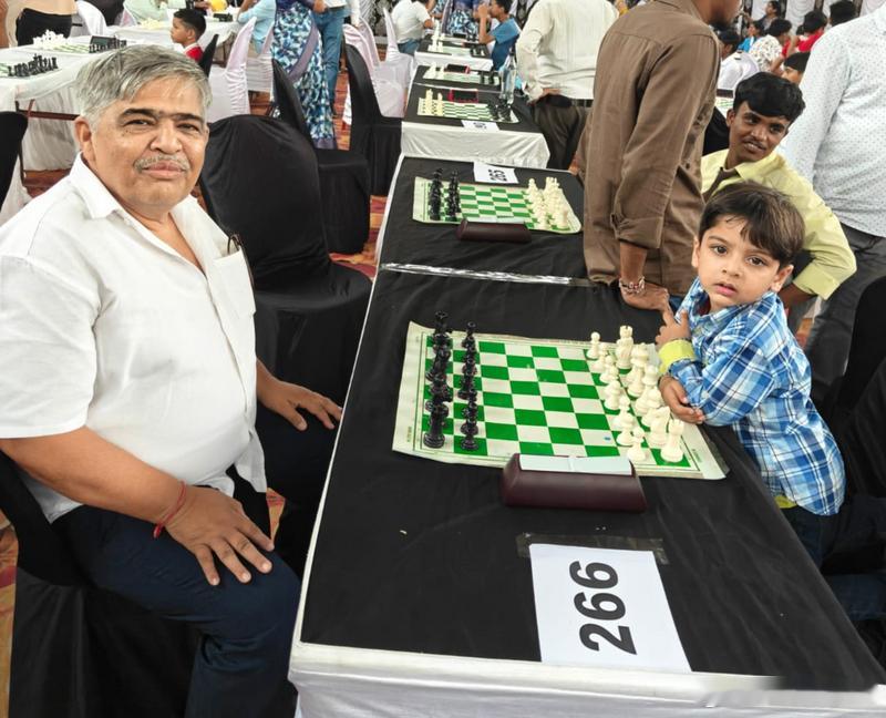 【3岁神童创历史！印度小棋手获国际西洋棋等级分刷新最年轻纪录】海外新鲜事 印度西