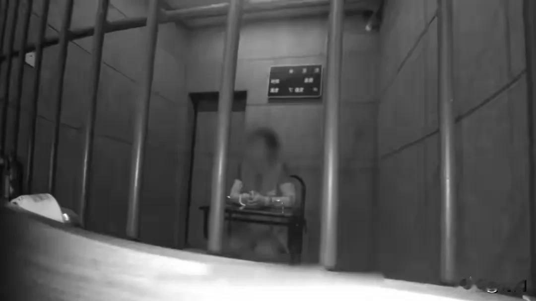 小仙女目无王法，酒驾还咬伤民警，将面临刑事处罚可能影响一家人。事发8月中旬一天晚