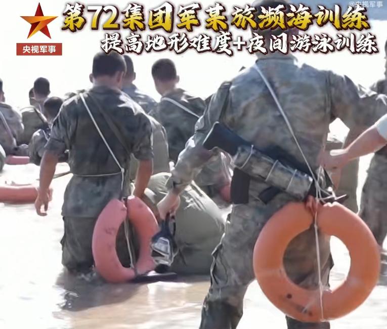 这次第72集团军某合成旅滨海训练，有几个细节尤其值得关注。首先，训练编组采用了新