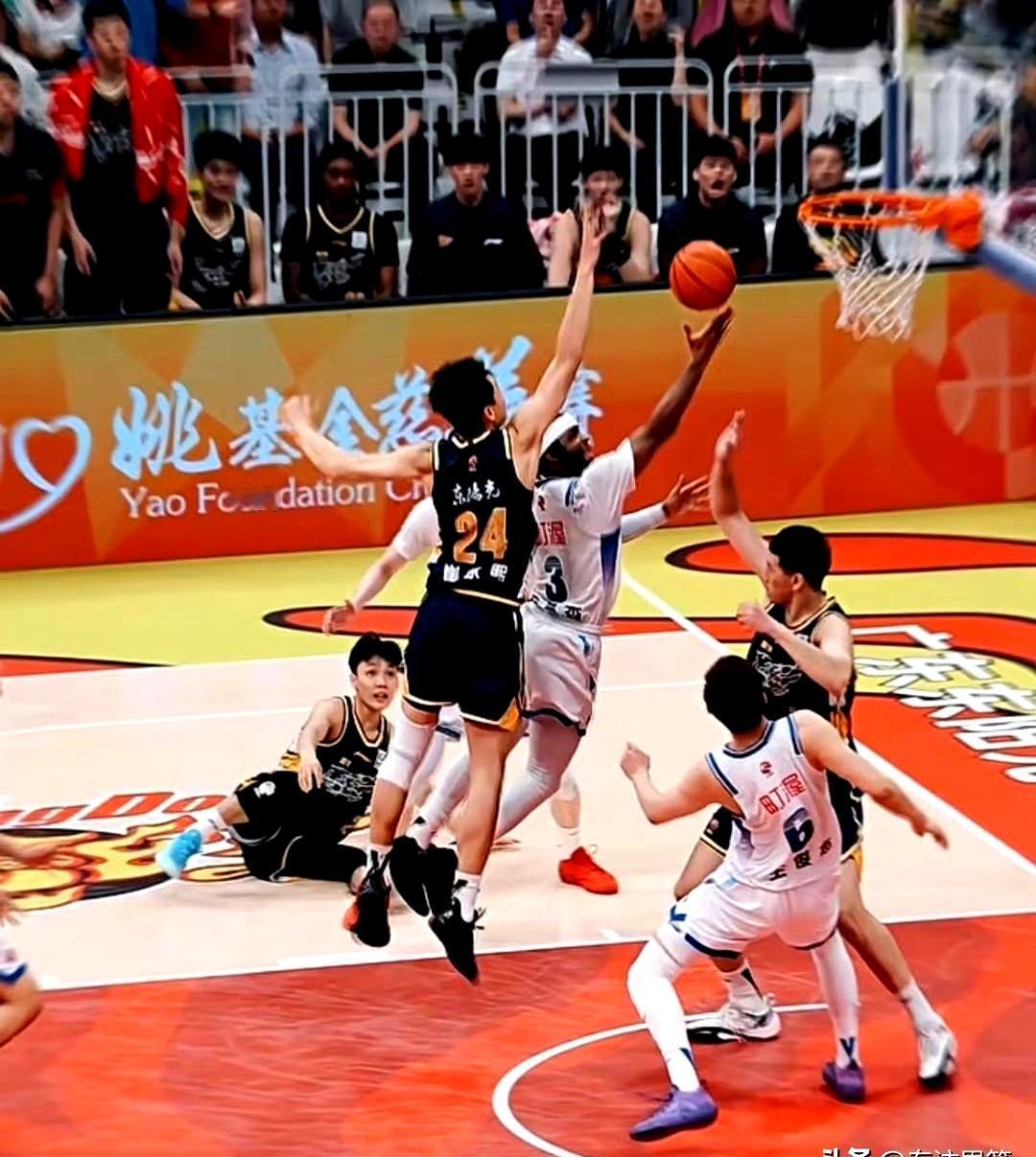 CBA常规赛，广东队差点凉了！宁波队领先十几分，末节才硬生生追回来。
 

关键