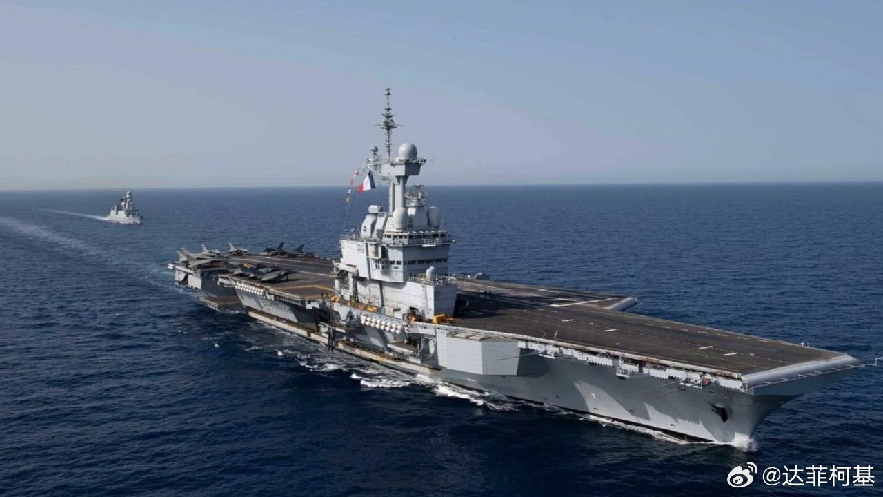 📌敏感时刻，法军核航母最新动向意外泄露>>网页链接 敏感时刻，法军核航母最新动