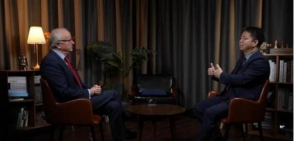 波兰，算是把整个欧盟推下了悬崖！很多人以为，波兰外长指责中国“发战争财”，只是一