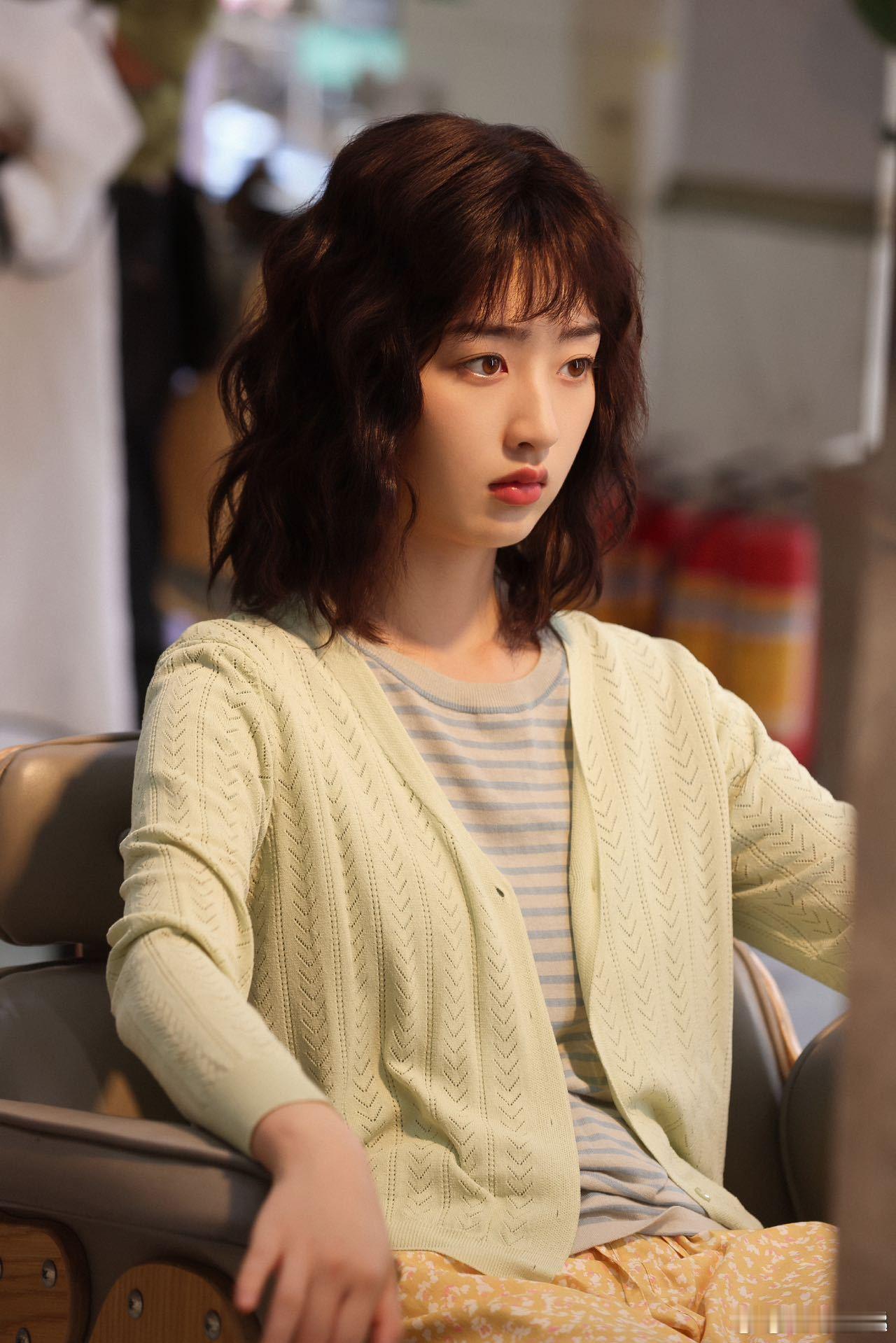 邓恩熙被孔桂芳腌入味了 孔桂芳这个角色选邓恩熙来演真的太对了，她能把年轻的外表和