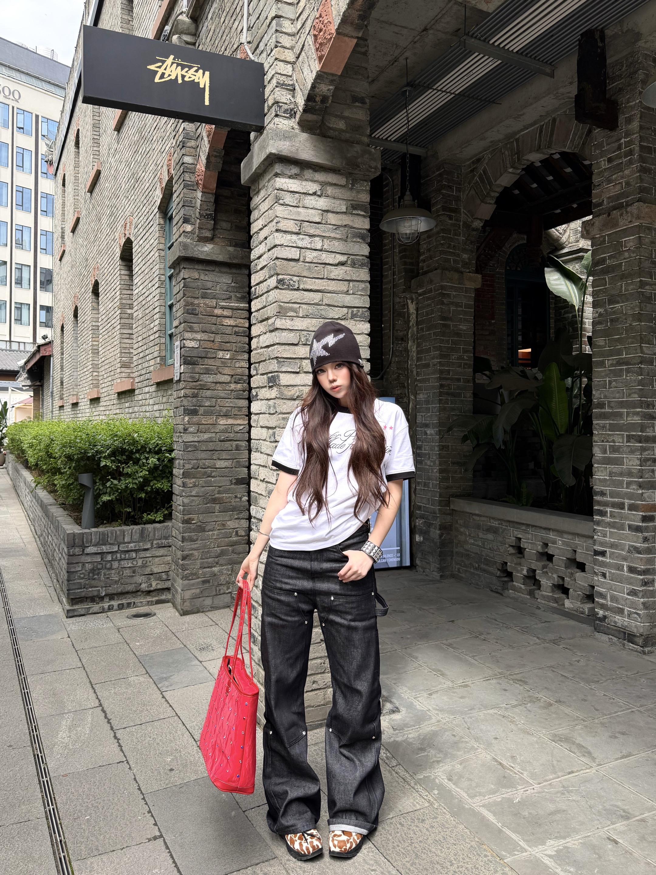 我将趁男友出门上班时征用他衣柜。