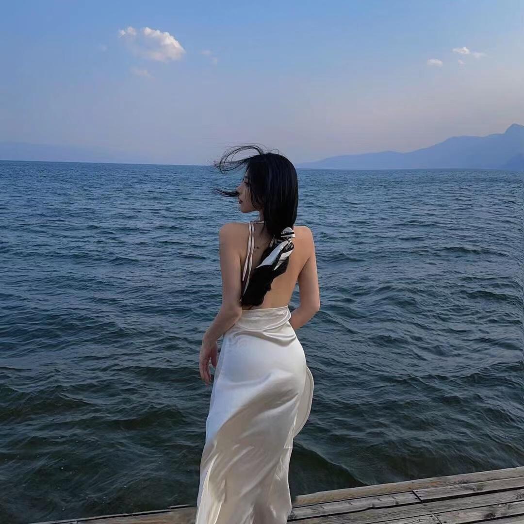 今天都10号了！还没等来第一个月的退休工资，看来要拿这点钱💰也不容易啊！
好在