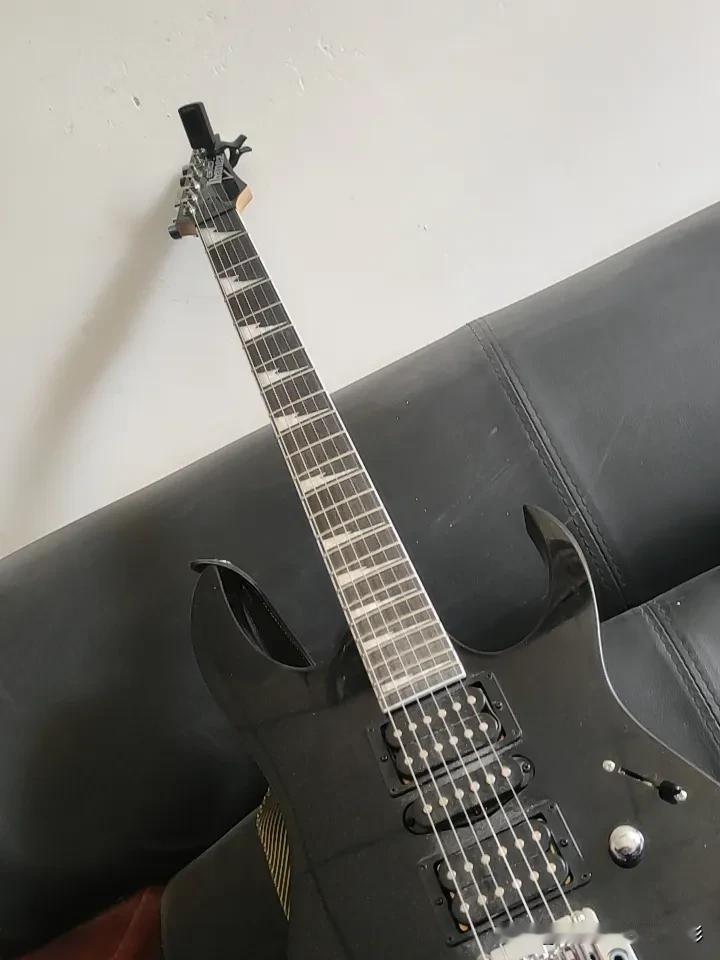 吉他是个容易学会的东西吗?我给你用最实在、最适合退休朋友、不绕弯、不吓唬人的大白