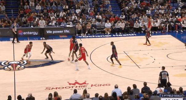 贾文特-格林观察：14分钟贡献3断1帽，防守&活力助队取胜图1格林身处篮下护框位