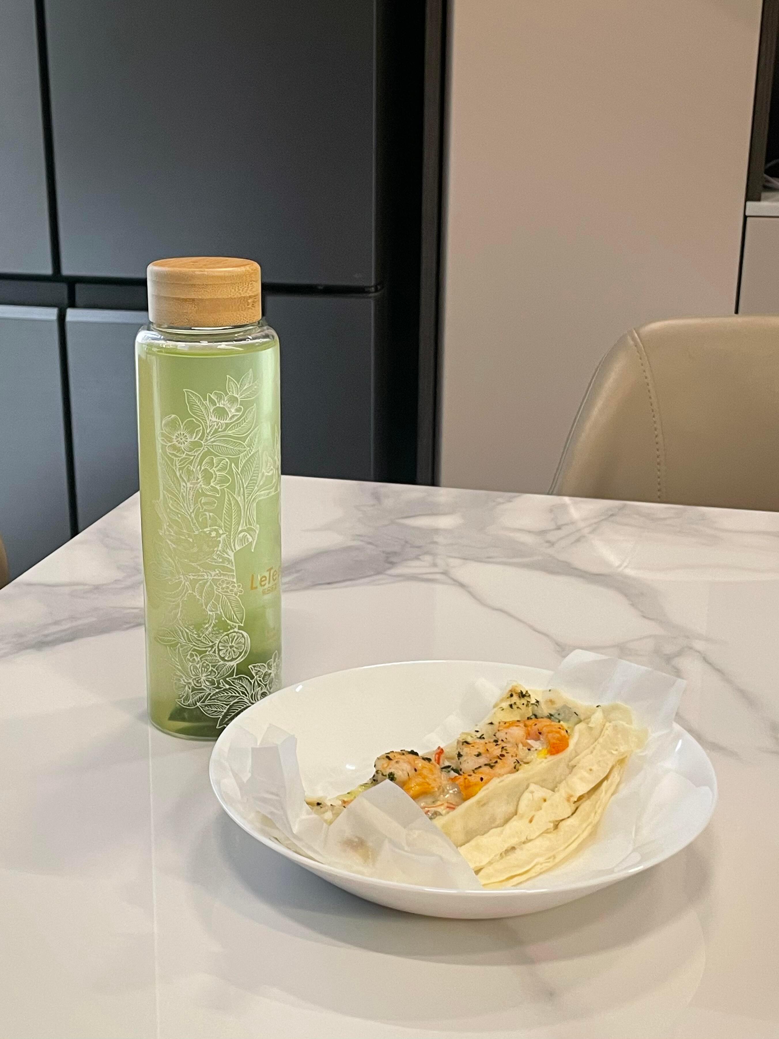 生活并不是每天都新鲜,安稳比什么都重要,其实没有情绪的日子,就很幸福。 