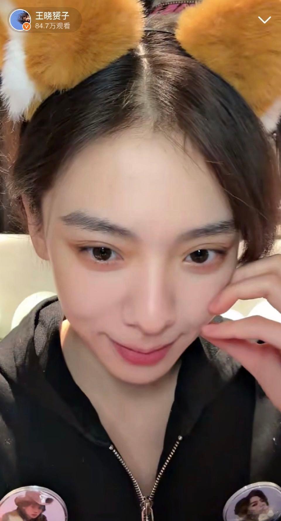 王晓赟子这是吃了多少唱片 粉丝随机抽查式点歌，王晓赟子全程无失误接招，这音乐储备