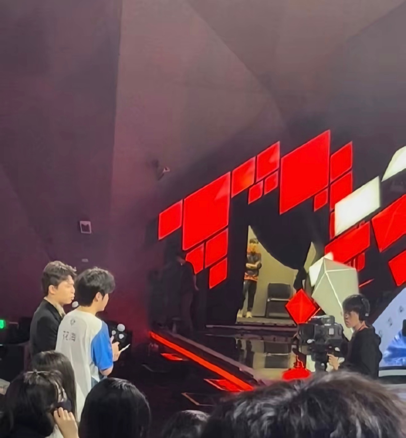 “命中注定不能靠近” 