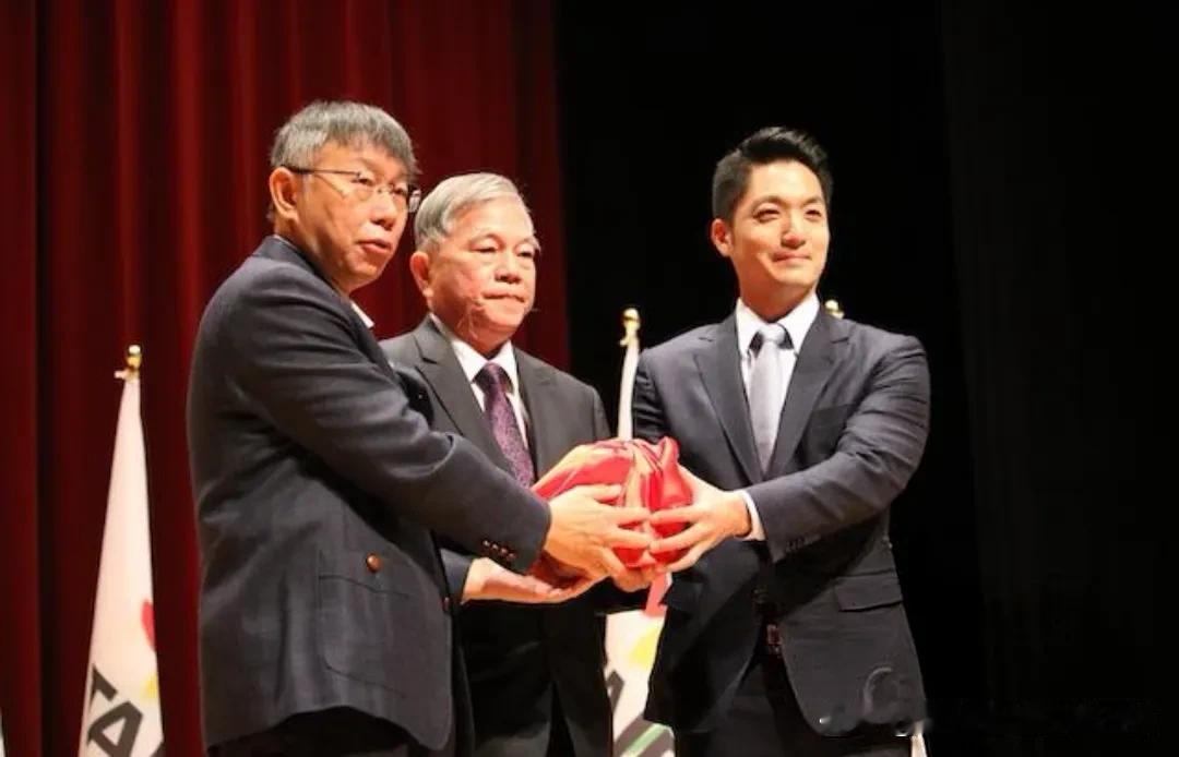 蒋万安陷苦战，黄国昌送妙计，柯文哲成关键！选战最后一个月，蒋打“尊柯牌”，能拉回