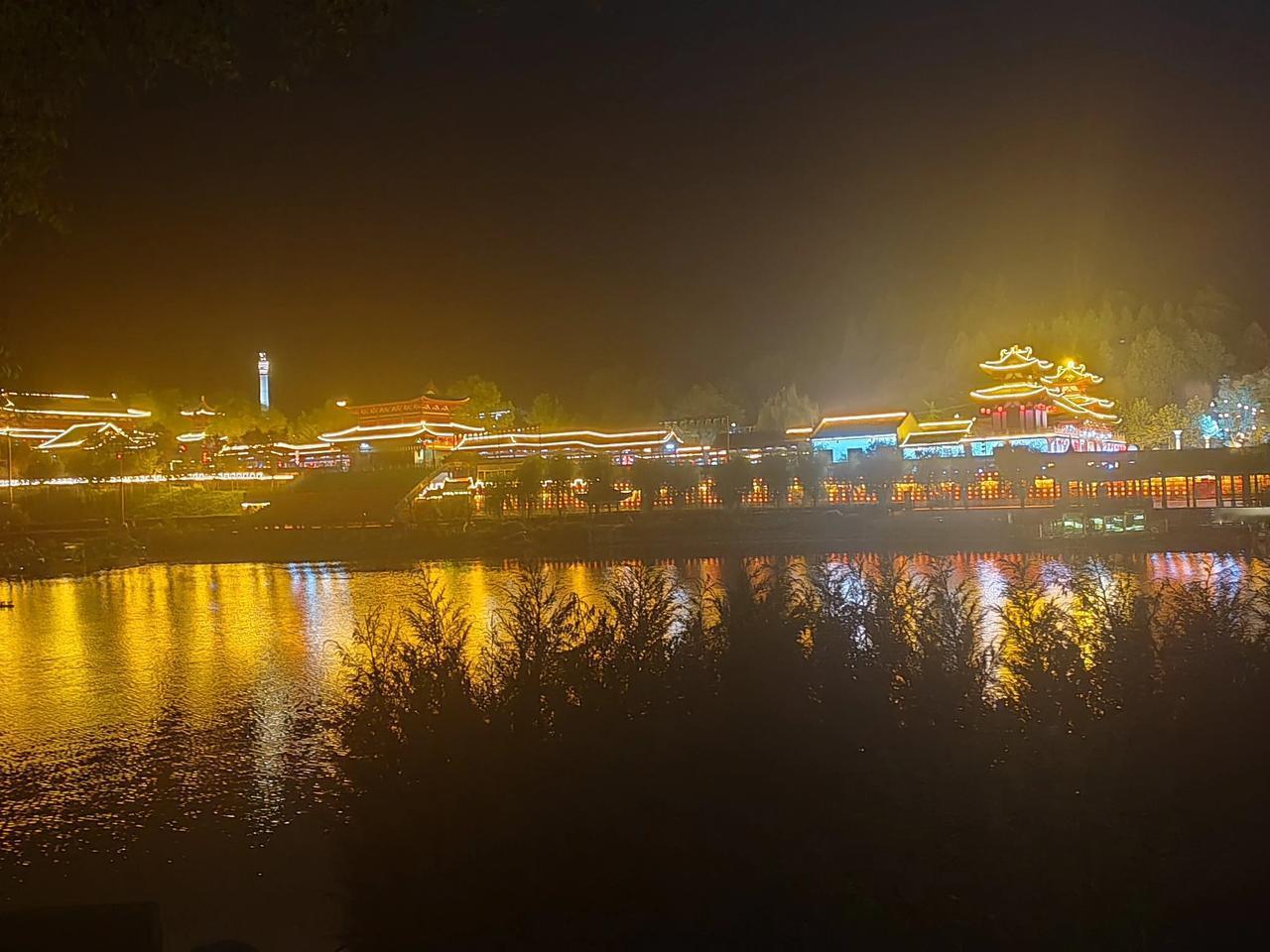 麟游夜景美如诗！