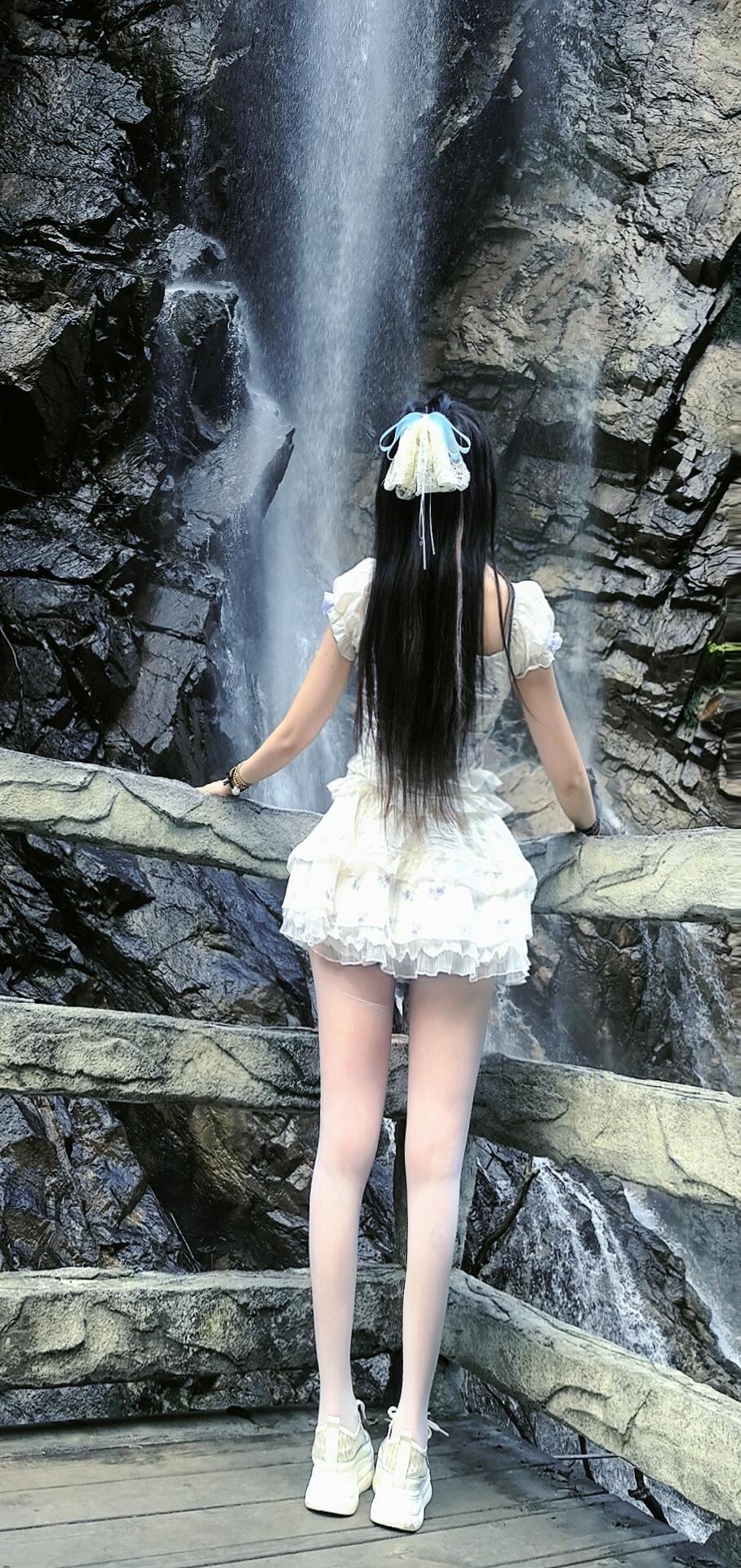 美女 小姐姐 风景 山上风景 颜值