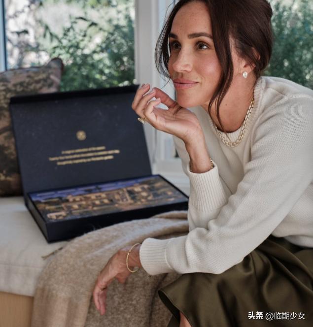 梅根新照片，怎么感觉有点不一样了呀？
梅根的品牌推出新产品，宣传照这就是公爵夫人
