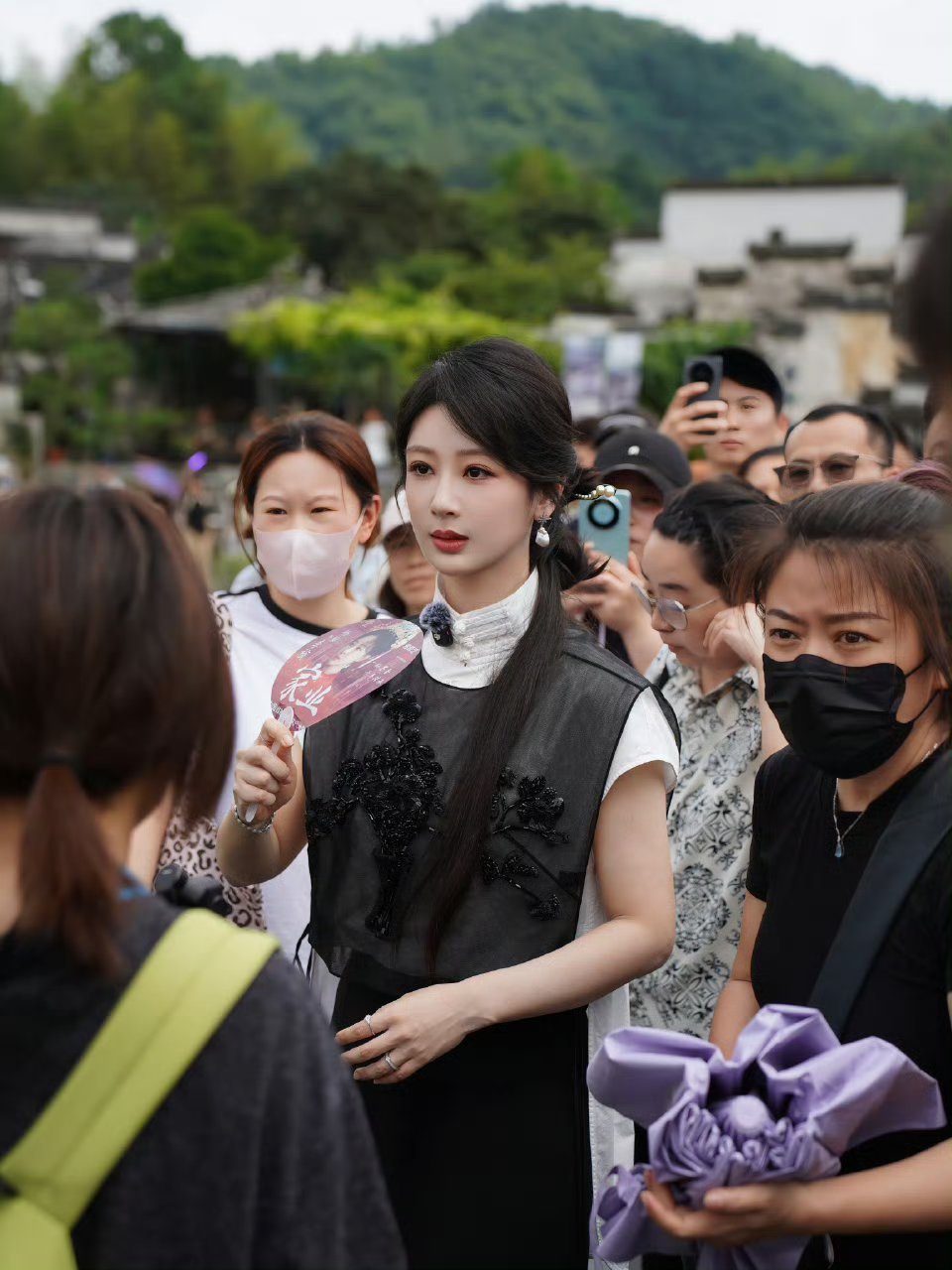 杨紫新中式游《家业》拍摄地，国泰民安脸
