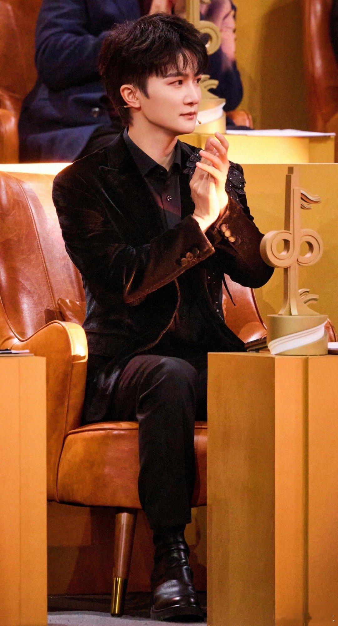 周深在王凯琪身上看到了破碎的自己他说出的，都是自己亲身经历的周深  在中国唱将 