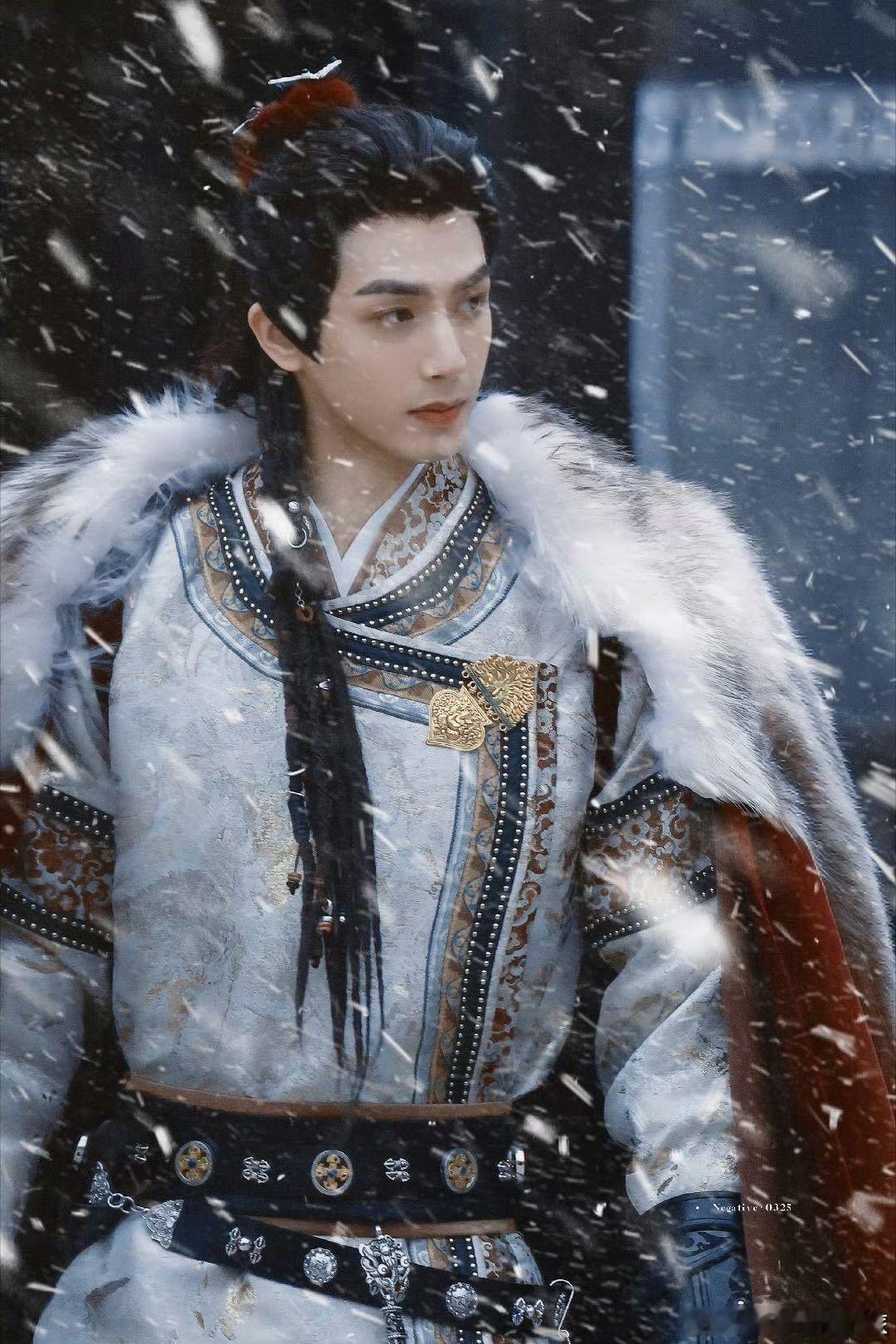 相思令空降播出 《相思令》开播了！！宋威龙不语只是一味的散发魅力啊！异域风造型超
