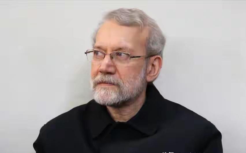 伊朗最高安全官员阿里·拉里贾尼谴责美国总统唐纳德·特朗普，指其将美国民众拖入了一