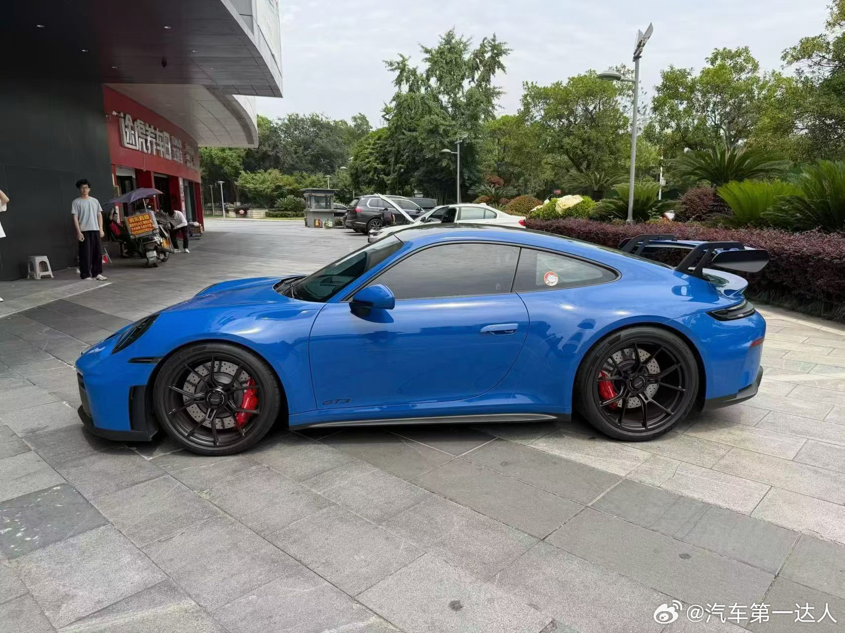 保时捷992.2 GT3，2026年上牌，3800公里，碳纤维车顶 碳纤维内饰，