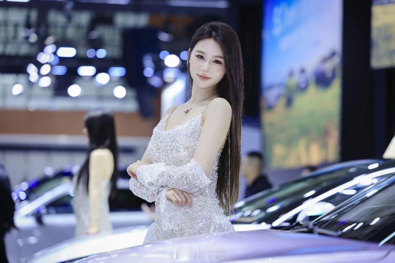 最近车看的太多了，给大家换换口味