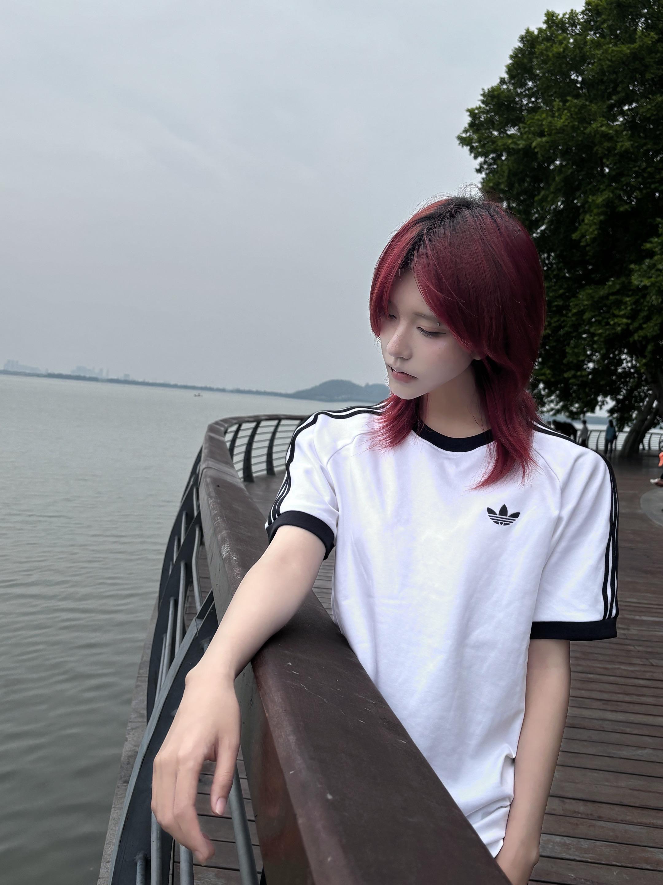 你是湖水卷进我肺里