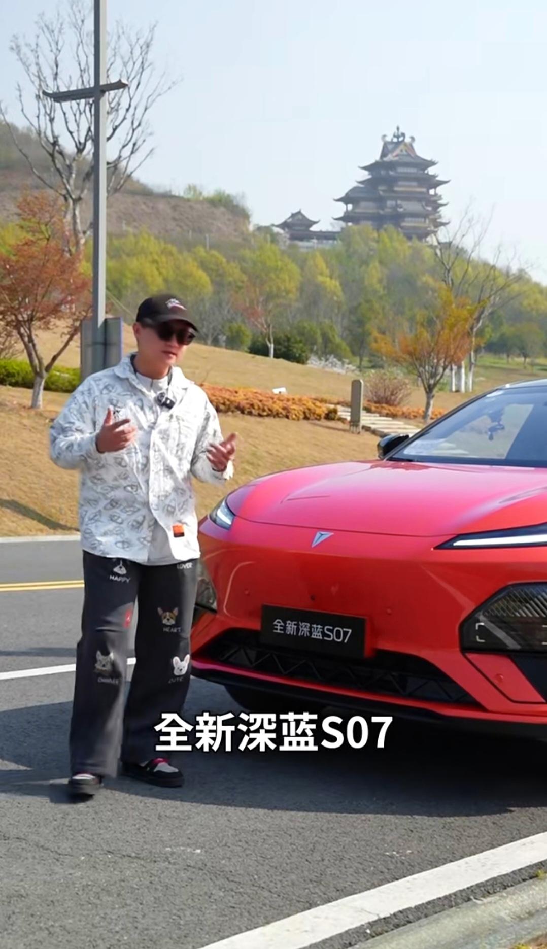 不得不承认，这就是赤裸裸的现实！
20万级“全能王”深蓝S07激光版，把华为黑科