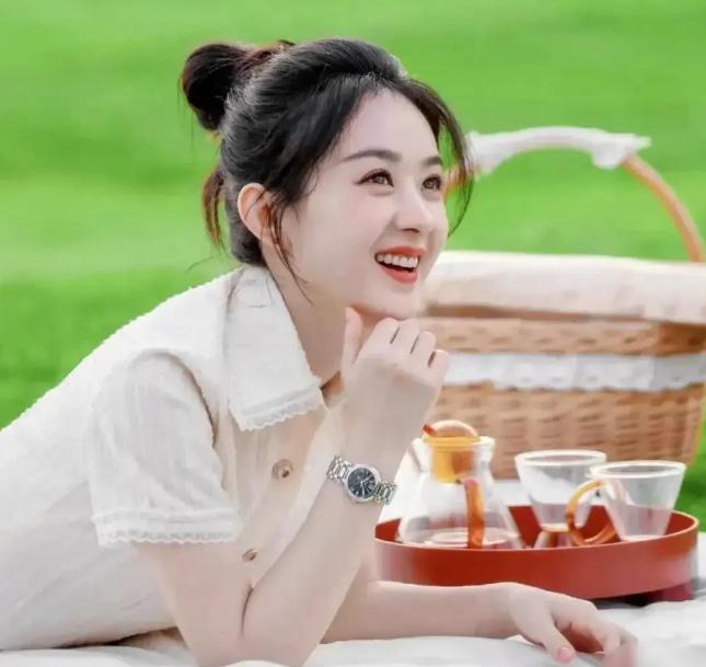 这世界上
我最不能理解的人，就是赵丽颖
赵丽颖离婚后，反而活成全网女人最羡慕的样